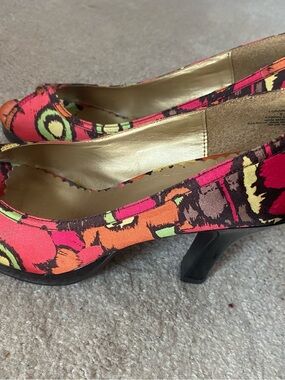 Madden girl Bold Multi-Color Patterned Pumps - Women's